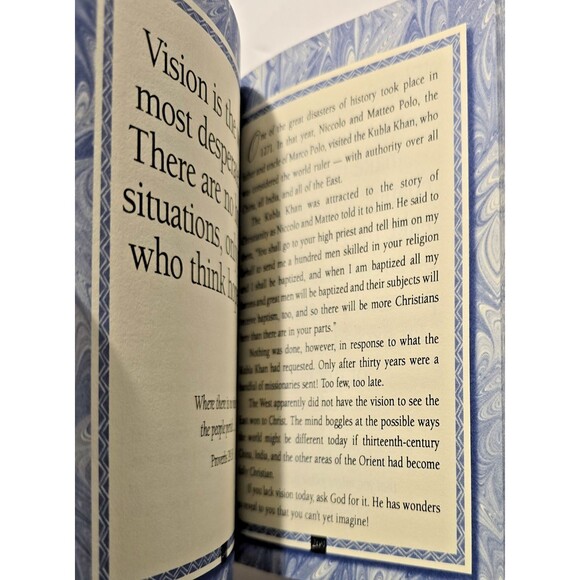 God's Little Devotional for Students (God's Little Devotional Book Series) - Picture 3 of 8